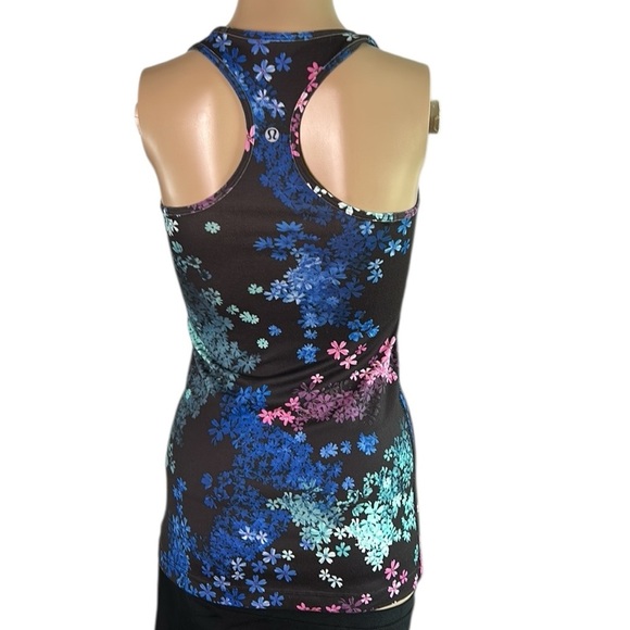 LULULEMON halter sport top, floral,sz 4, retro tag but still in great condition - Picture 4 of 11